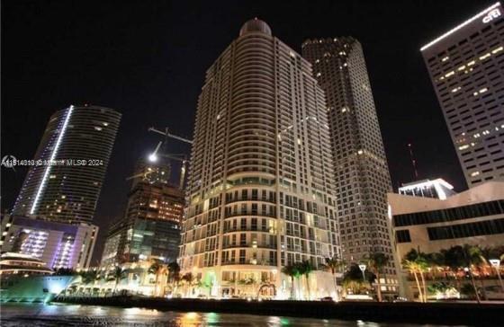 Foto principal - 300 S Biscayne Blvd