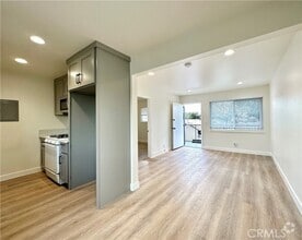 Building Photo - 8620 Lampson Ave