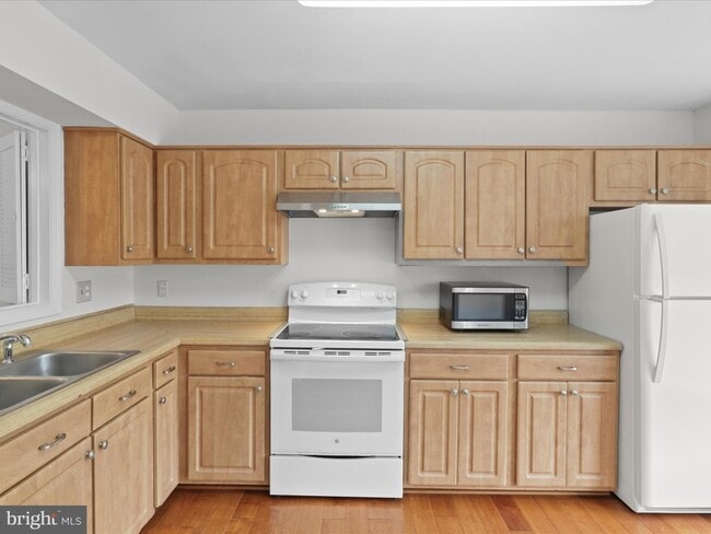 Building Photo - 2791 Grovemore Ln