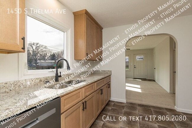 Foto del edificio - 1450 S Thelma Ave