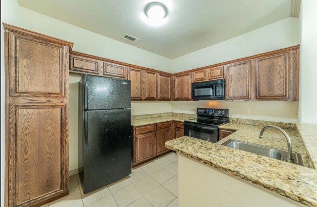 Building Photo - 2377 Homewood Ln
