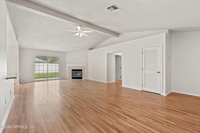 Building Photo - 12756 Bentwater Dr