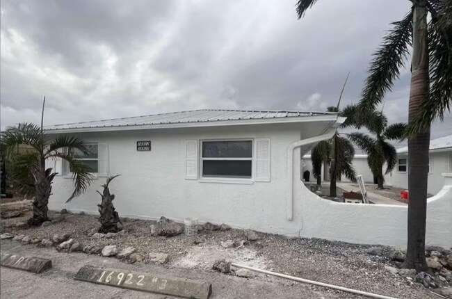 Foto del edificio - Carmen Ave - Fourplex