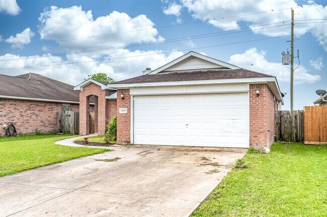 Building Photo - 14930 Diamond Way