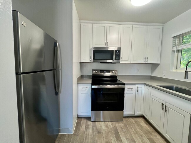 Foto del edificio - Renovated 2 Bedroom, 1 Bath unit