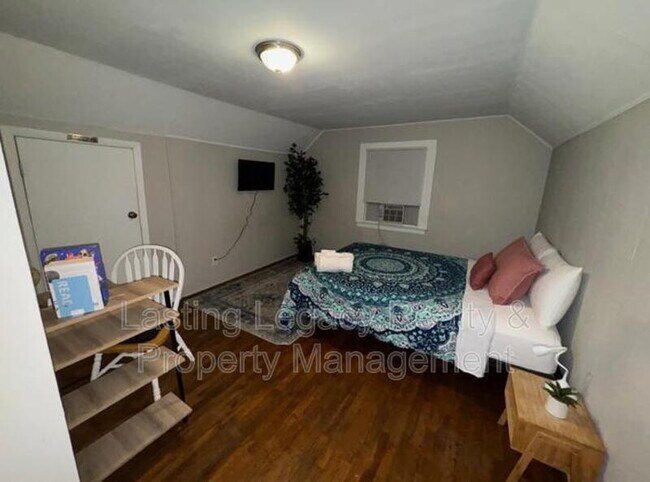 Foto del edificio - 1227 Brookwood Dr