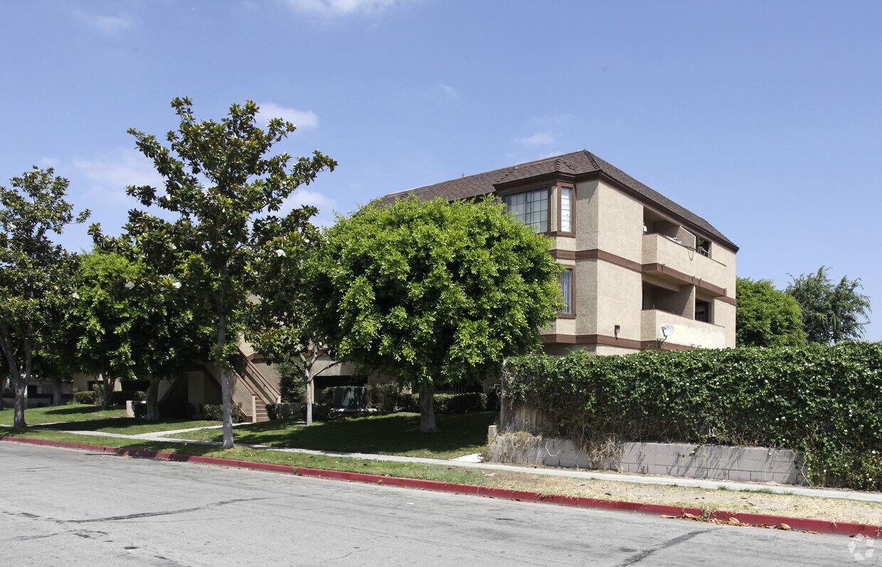 1188 N West St Anaheim Ca 92801 Apartments Anaheim Ca Apartments Com