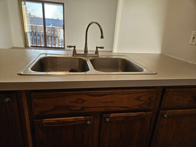 Foto del edificio - 8709 Candlewood Trail