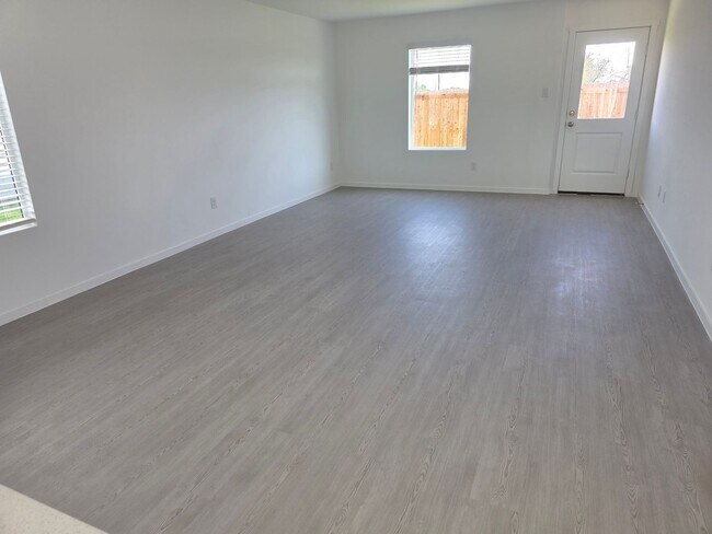 Foto del edificio - Your Next Chapter Starts Here: 4-Bedroom H...