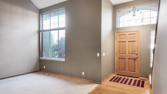 Building Photo - Spacious 4-Bed Home in East Meridian