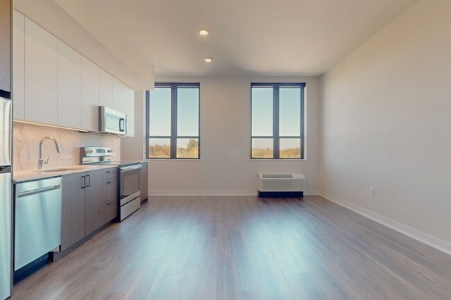 Interior Photo - Roxford at The Crosswalks