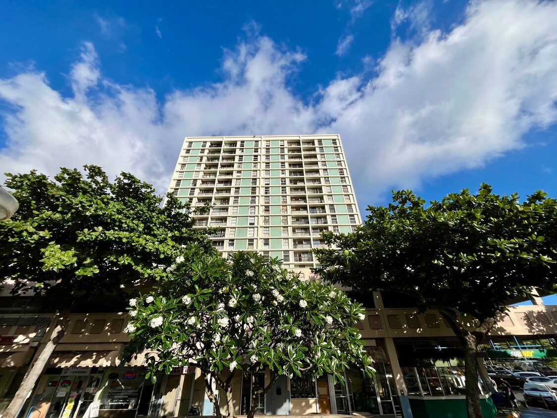 Primary Photo - Liliha Square: 2 Bed, 1 Bath Apartment w/ ...
