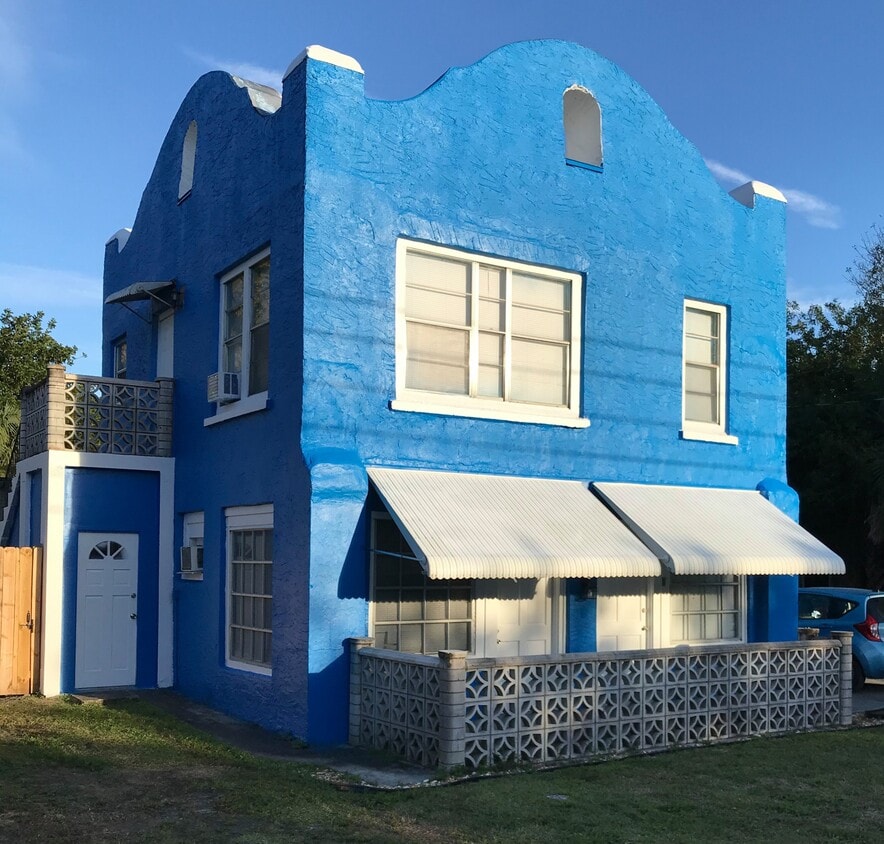 6730 Old Dixie Hwy, Apt 3, Vero Beach, FL 32967 Townhome Rentals in