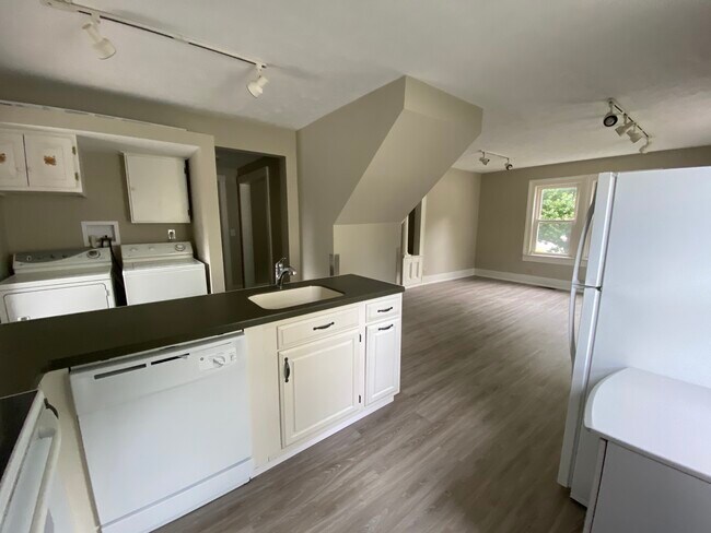 Casa en Hamilton Village - 50 Utica St