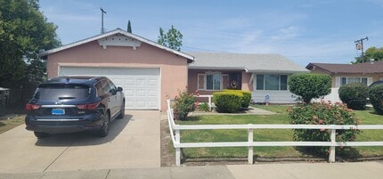 Building Photo - 7631 Sweetbrier Way