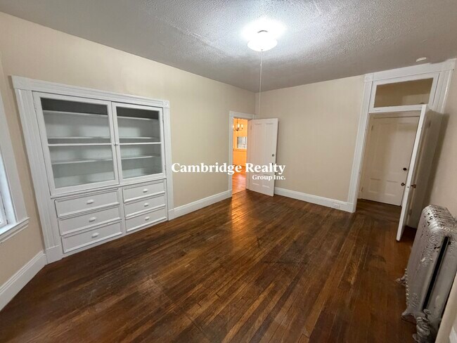 Building Photo - 75 Aldie St