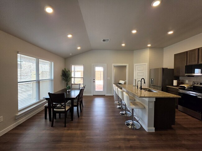 Foto del edificio - 235 Trailblazer Ln