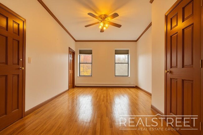 Building Photo - Full-Floor Brownstone 1BR + Office — ~950 Sq Ft | Prime Bed-Stuy | Available Immediately