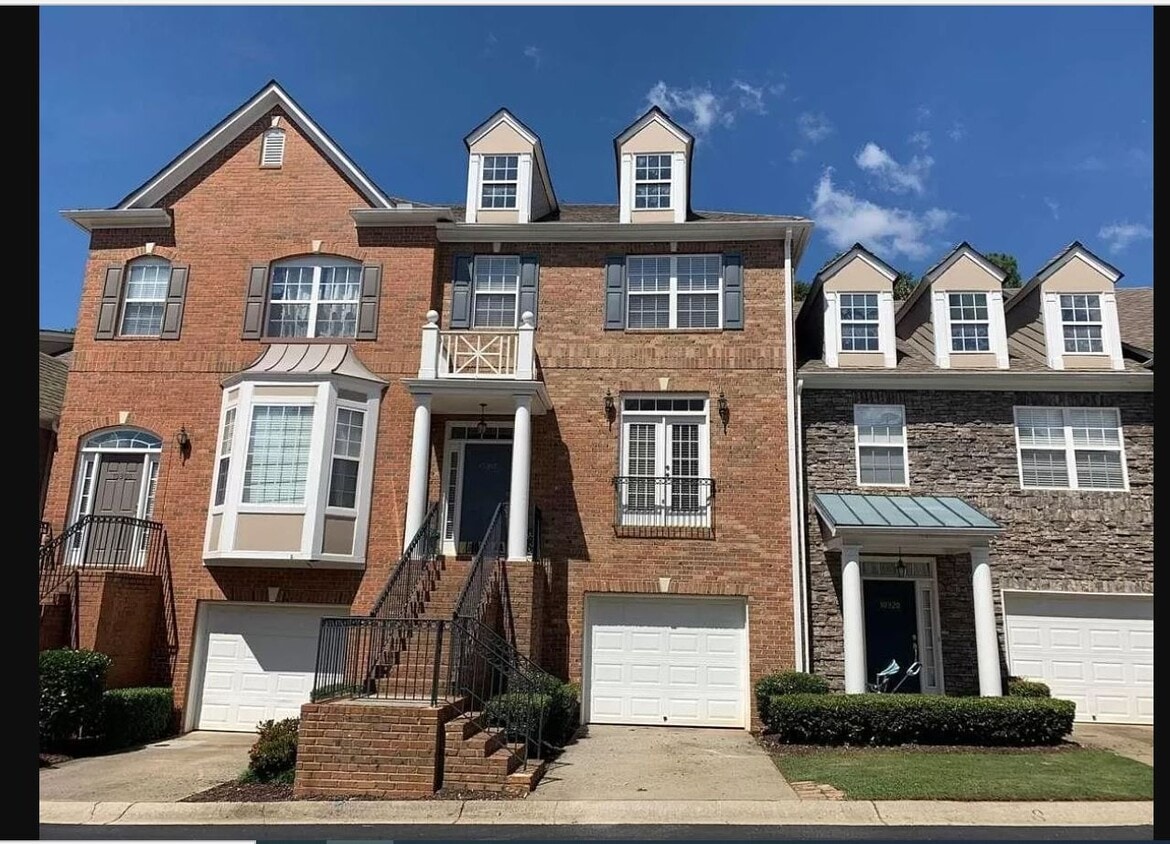 Main View - 10910 Alderwood Cove