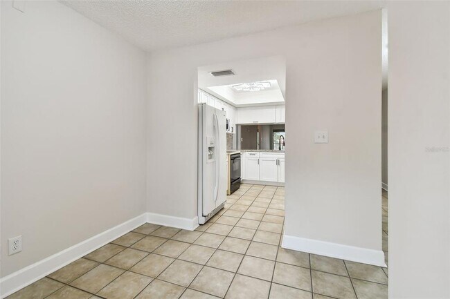 Foto del edificio - 4800 Brittany Dr S