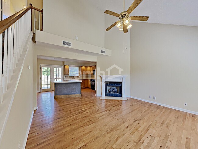 Foto del edificio - 2741 Riverbend Drive