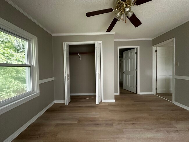 Foto del edificio - 1424A Rock Springs Rd