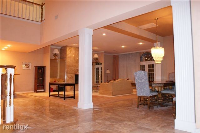 Foto del edificio - 2867 Queens Courtyard Dr