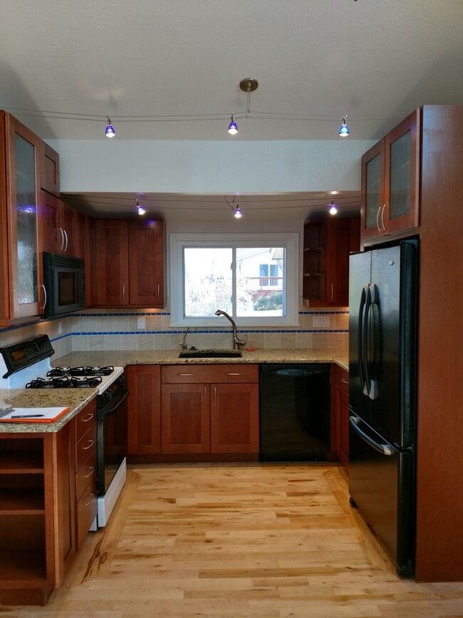 Building Photo - GEORGOUS LAFAYETTE HOME WITH MOUNTAIN VIEWS!