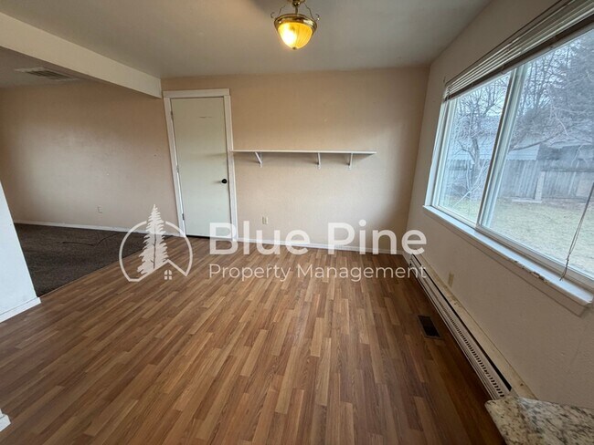 Foto del edificio - 2895 Meadow Ln