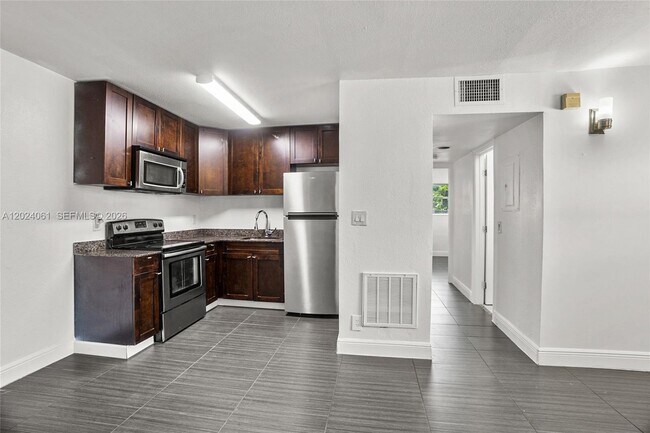 Foto del edificio - 37 SW 14th St