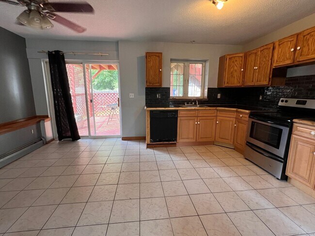 Building Photo - 47 Ryan Pl