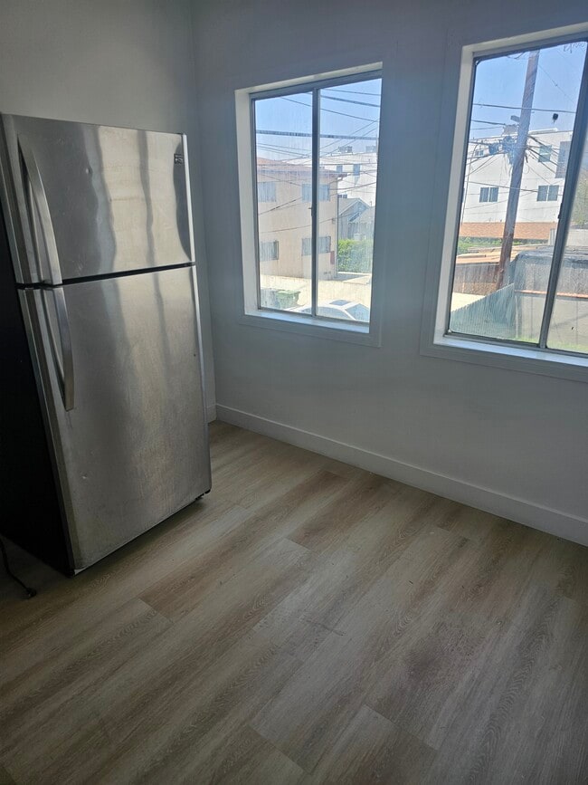 Kitchen - 2305 Hauser Blvd