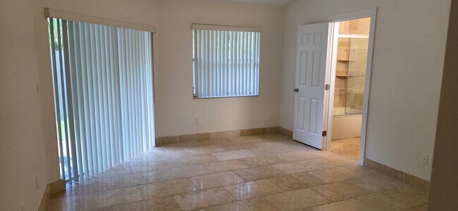 Building Photo - 16571 SW 145th Ct