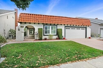 Building Photo - 1745 N Holbrook St