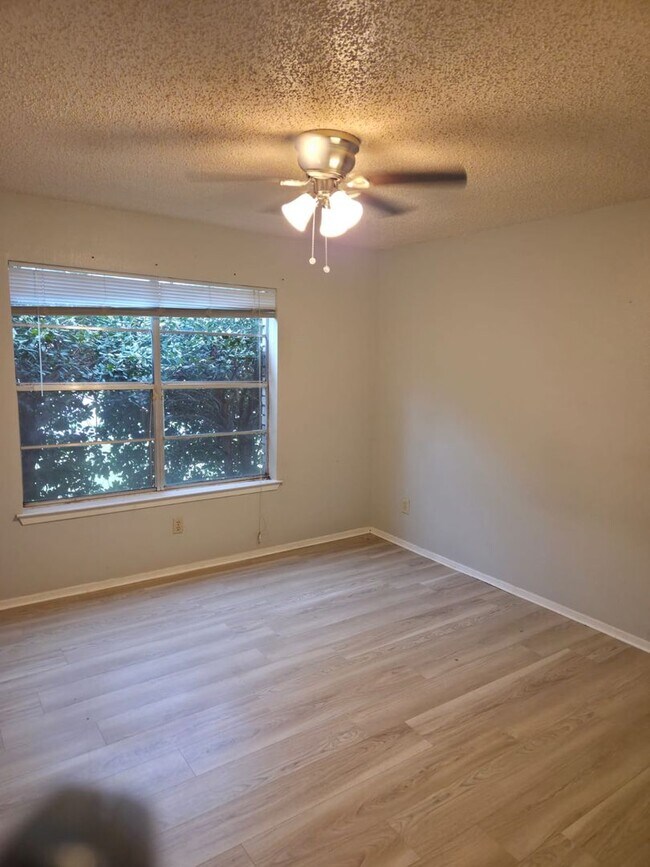 Foto del edificio - 5510 Brookview Ct