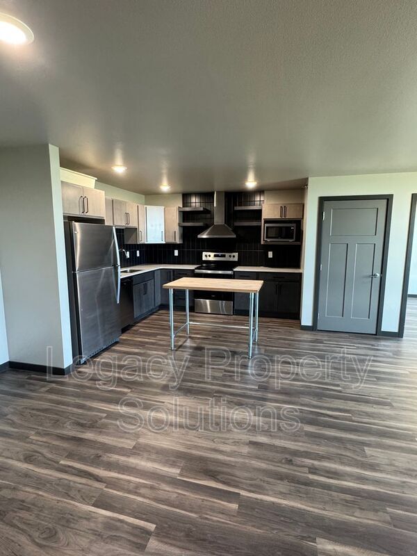 Foto del edificio - 220 E Greenfield Ln
