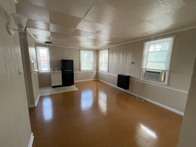 Building Photo - 3306 3rd St