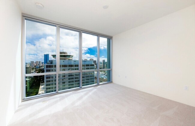 Foto del edificio - 2 Bed, 2 Bath Corner Unit at The Central A...