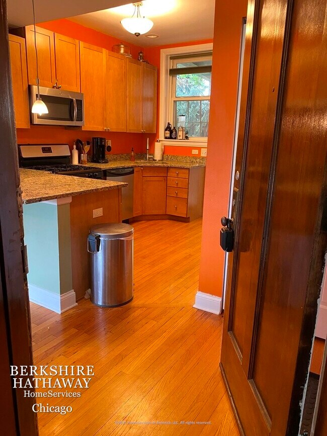 Foto del edificio - 4646 N Winchester Avenue
