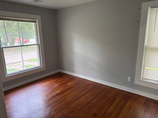 Building Photo - Nice updated house in a quiet neighborhood