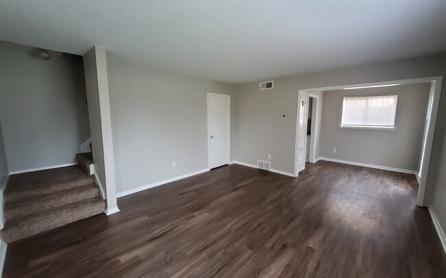 Building Photo - 3970 Southlawn Ave