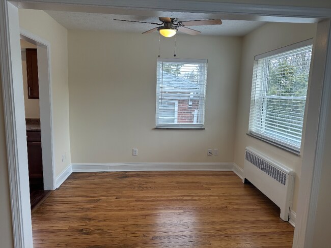 Foto del edificio - 5937 Oakwood Ave