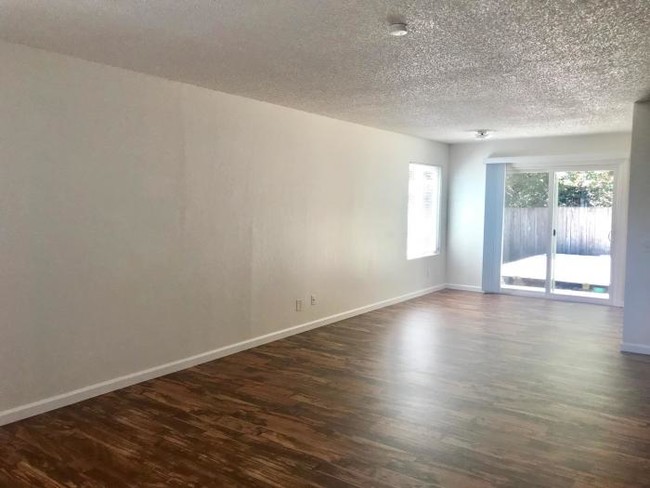 Building Photo - 3 bedroom in Napa CA 94558