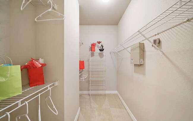 Interior Photo - River Pointe