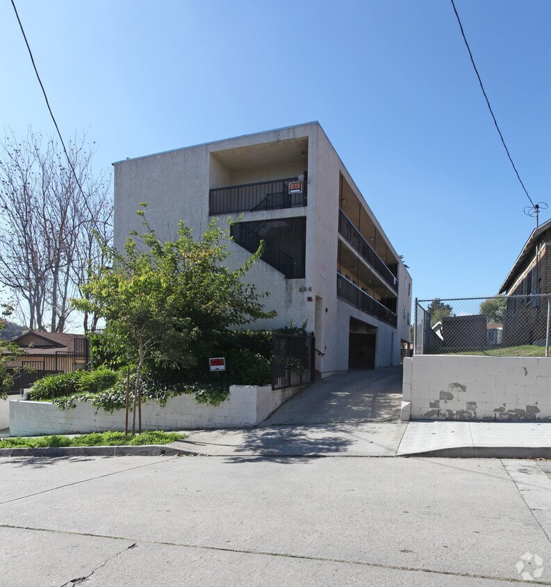 Building Photo - 224 S Avenue 56