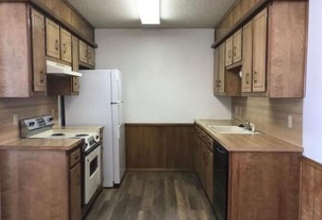 Building Photo - 2402 97th St