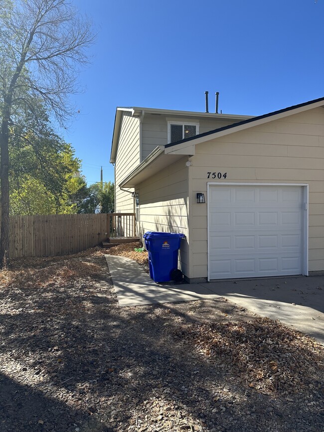 Photo - 7504 Banner Ct House