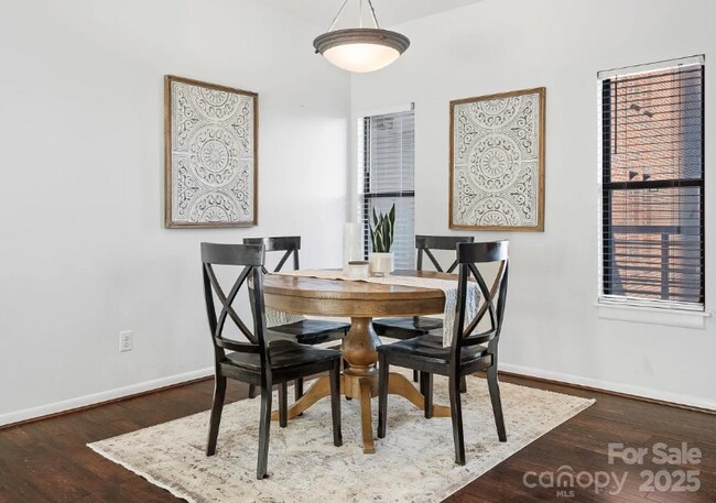 Foto del edificio - 224 N Poplar St
