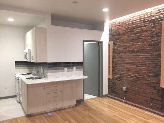 Foto del edificio - 139 Bowdoin St