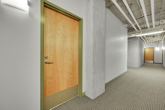 Foto del edificio - $2,595.00, 1 bed, 1.5. bath located in Denver